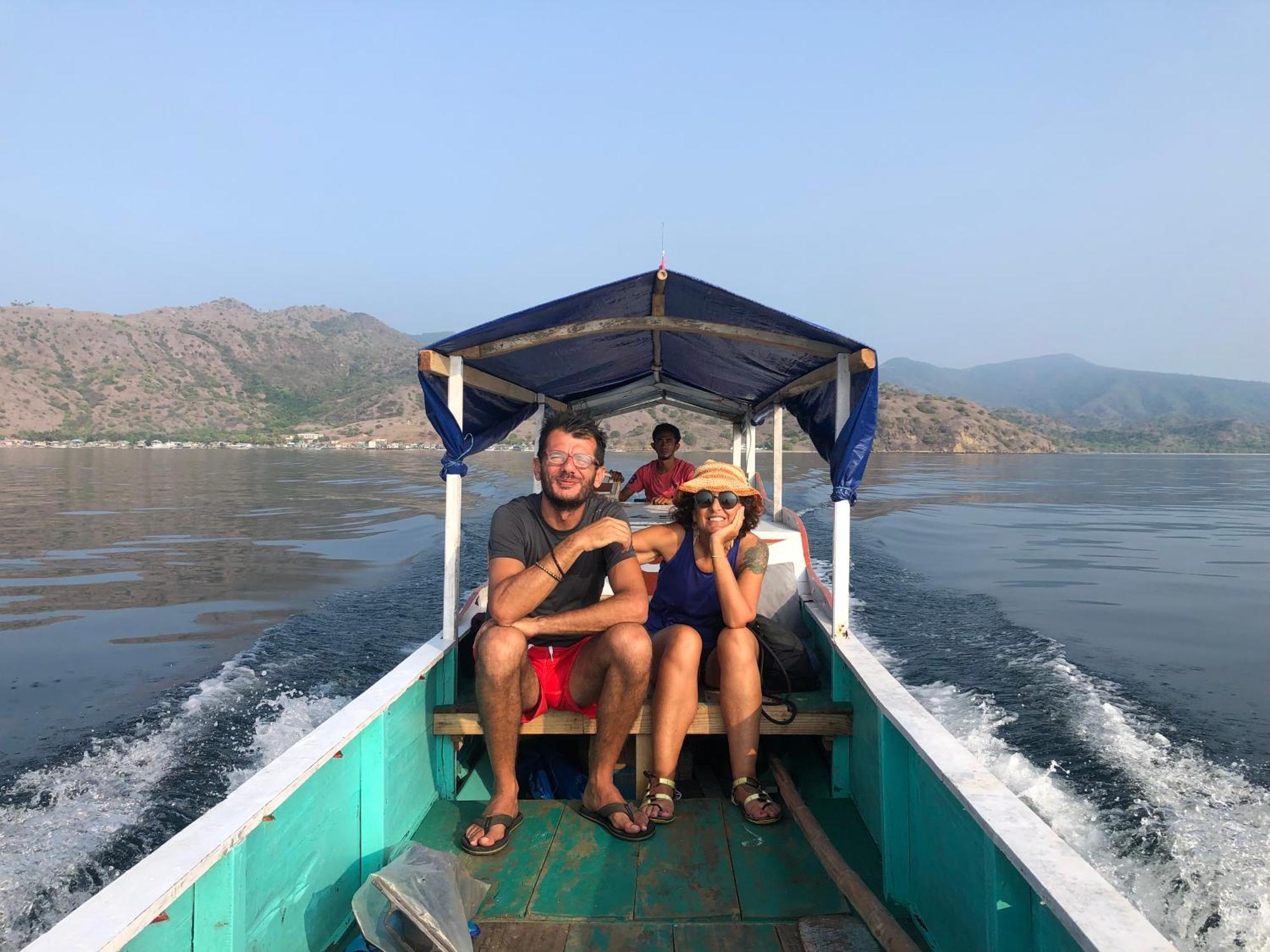 Dua Putri Komodo Homestay Eksteriør billede