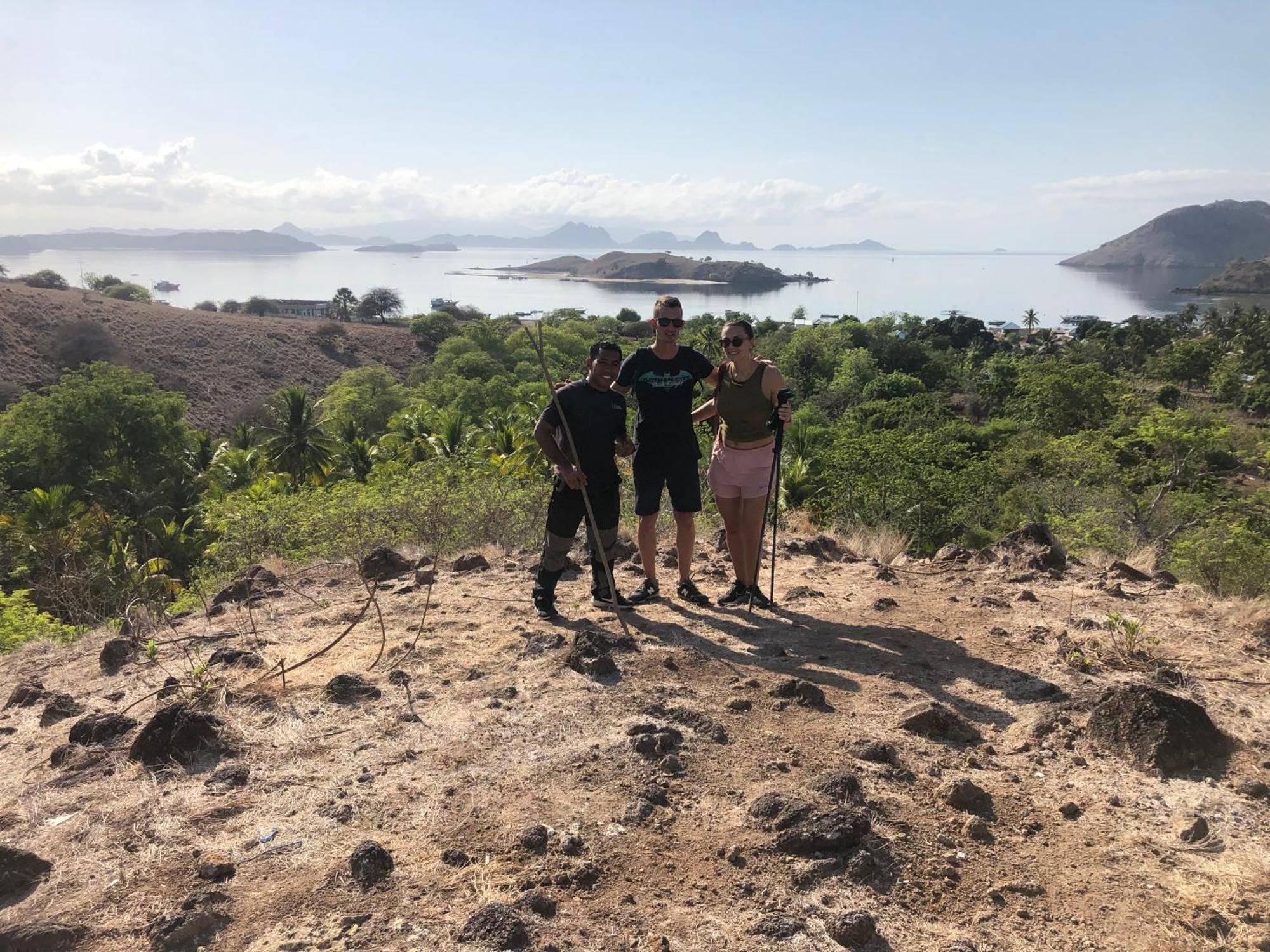 Dua Putri Komodo Homestay Eksteriør billede