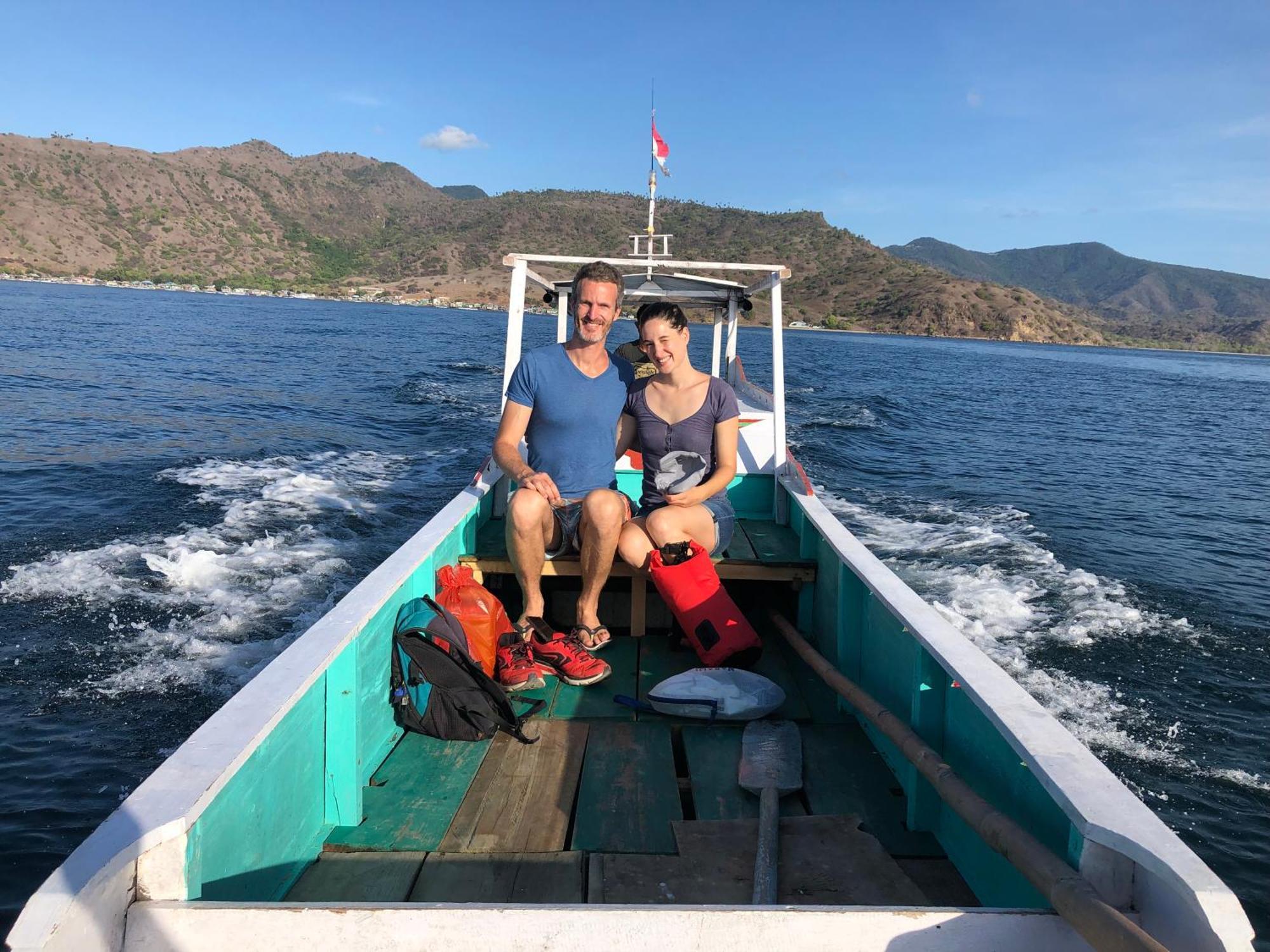 Dua Putri Komodo Homestay Eksteriør billede