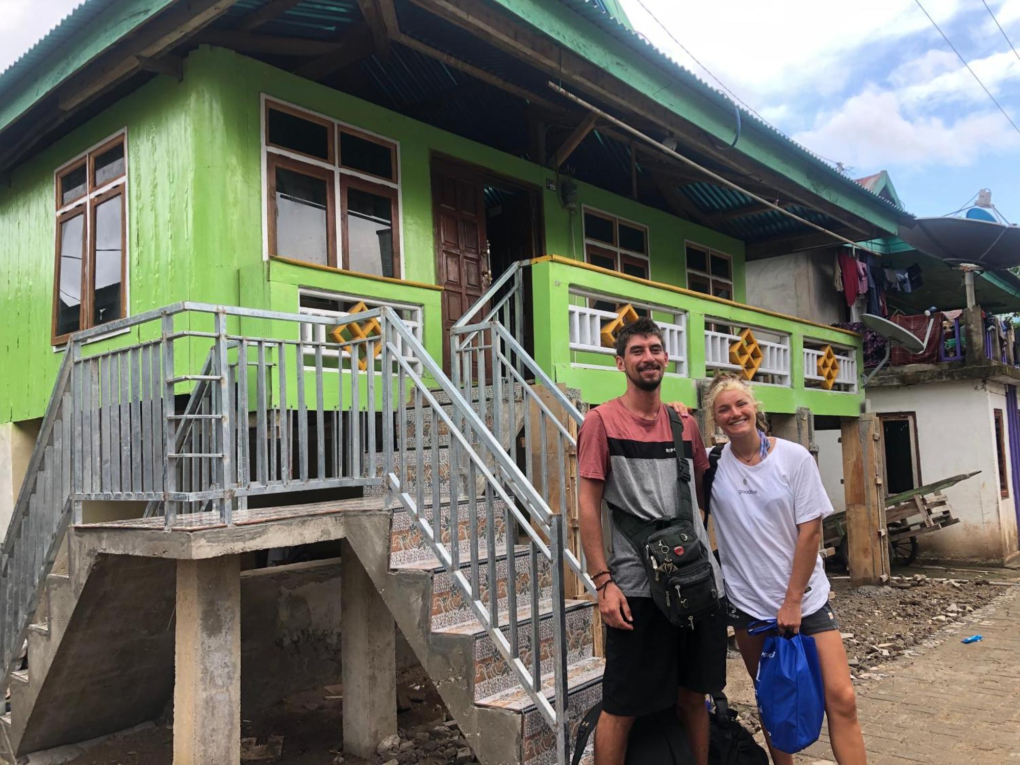 Dua Putri Komodo Homestay Eksteriør billede