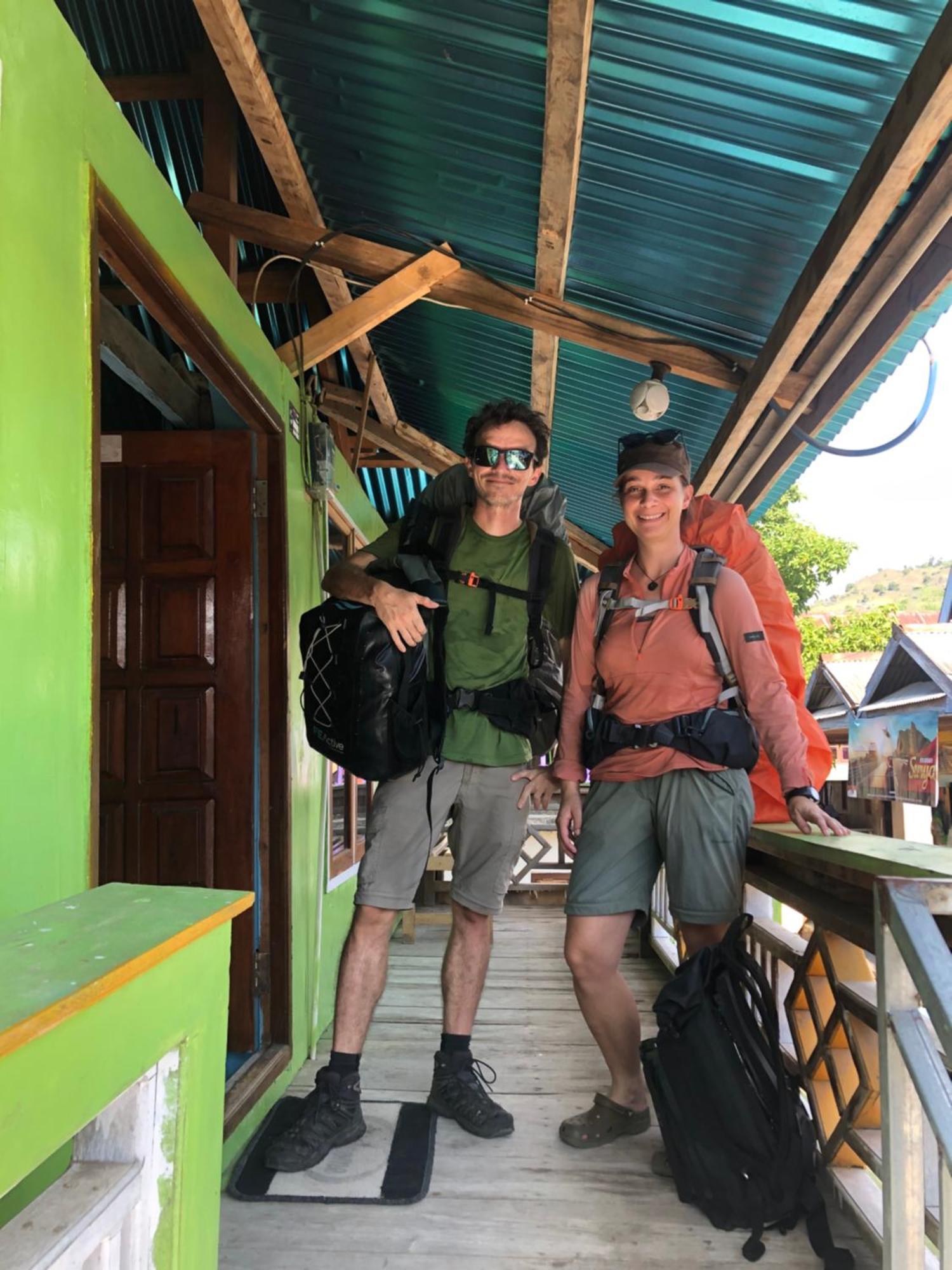Dua Putri Komodo Homestay Eksteriør billede