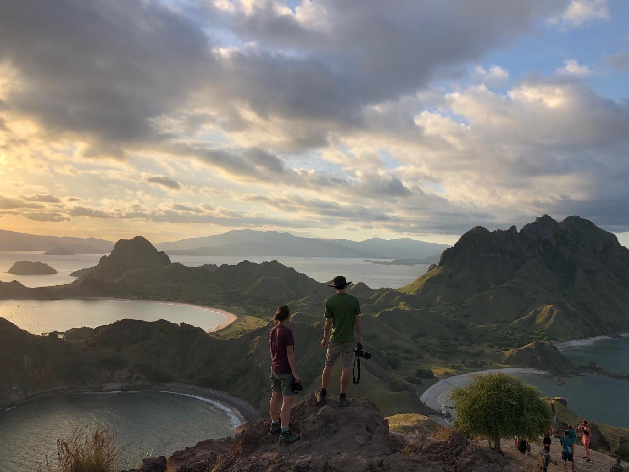 Dua Putri Komodo Homestay Eksteriør billede