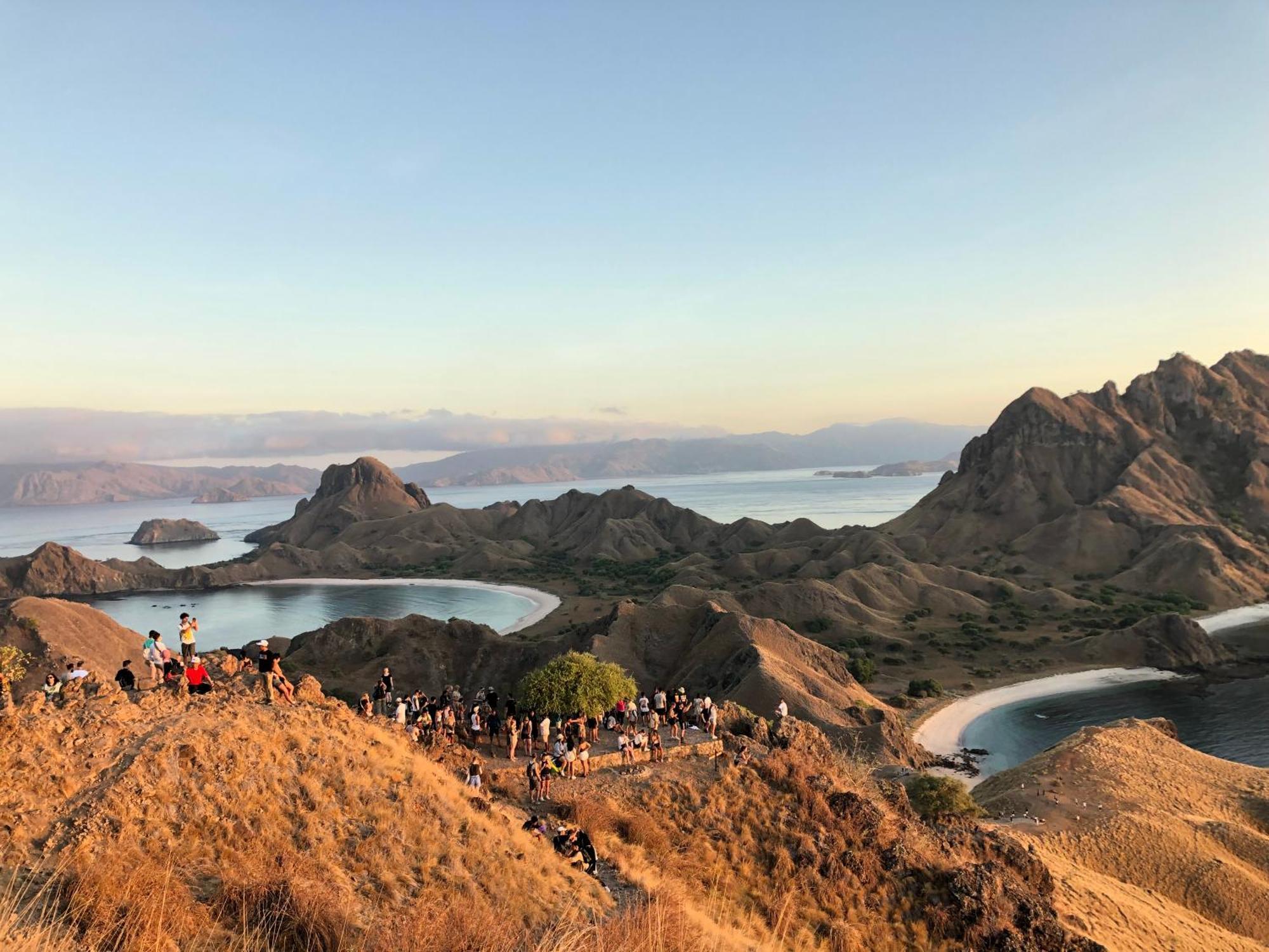 Dua Putri Komodo Homestay Eksteriør billede