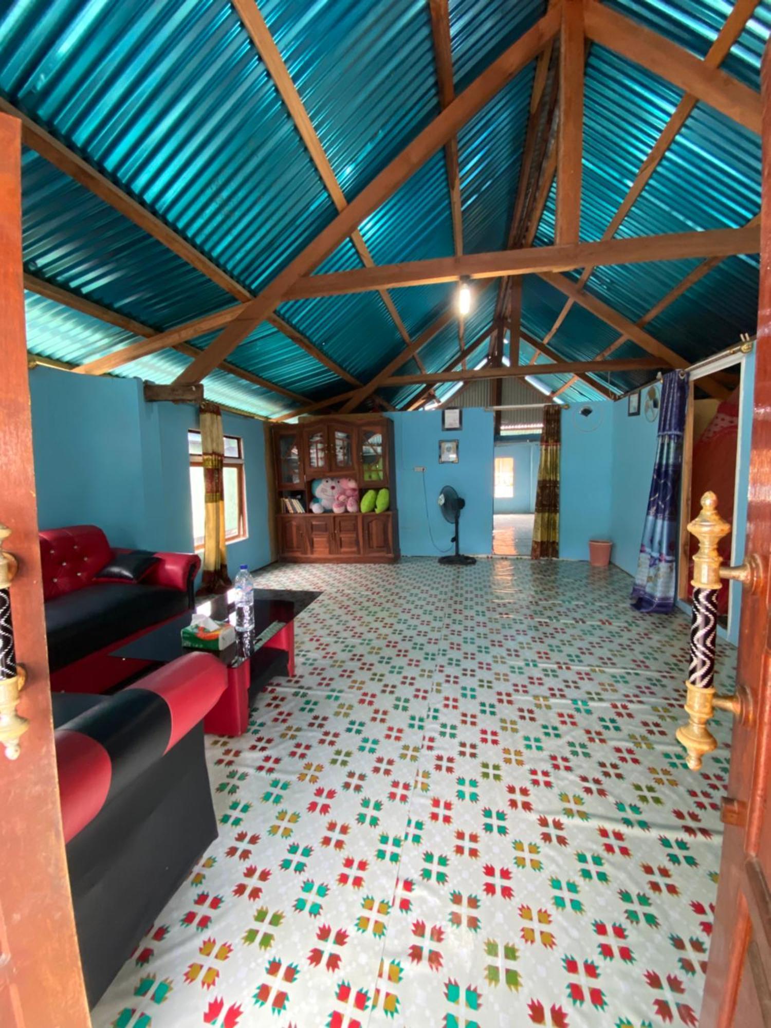 Dua Putri Komodo Homestay Eksteriør billede