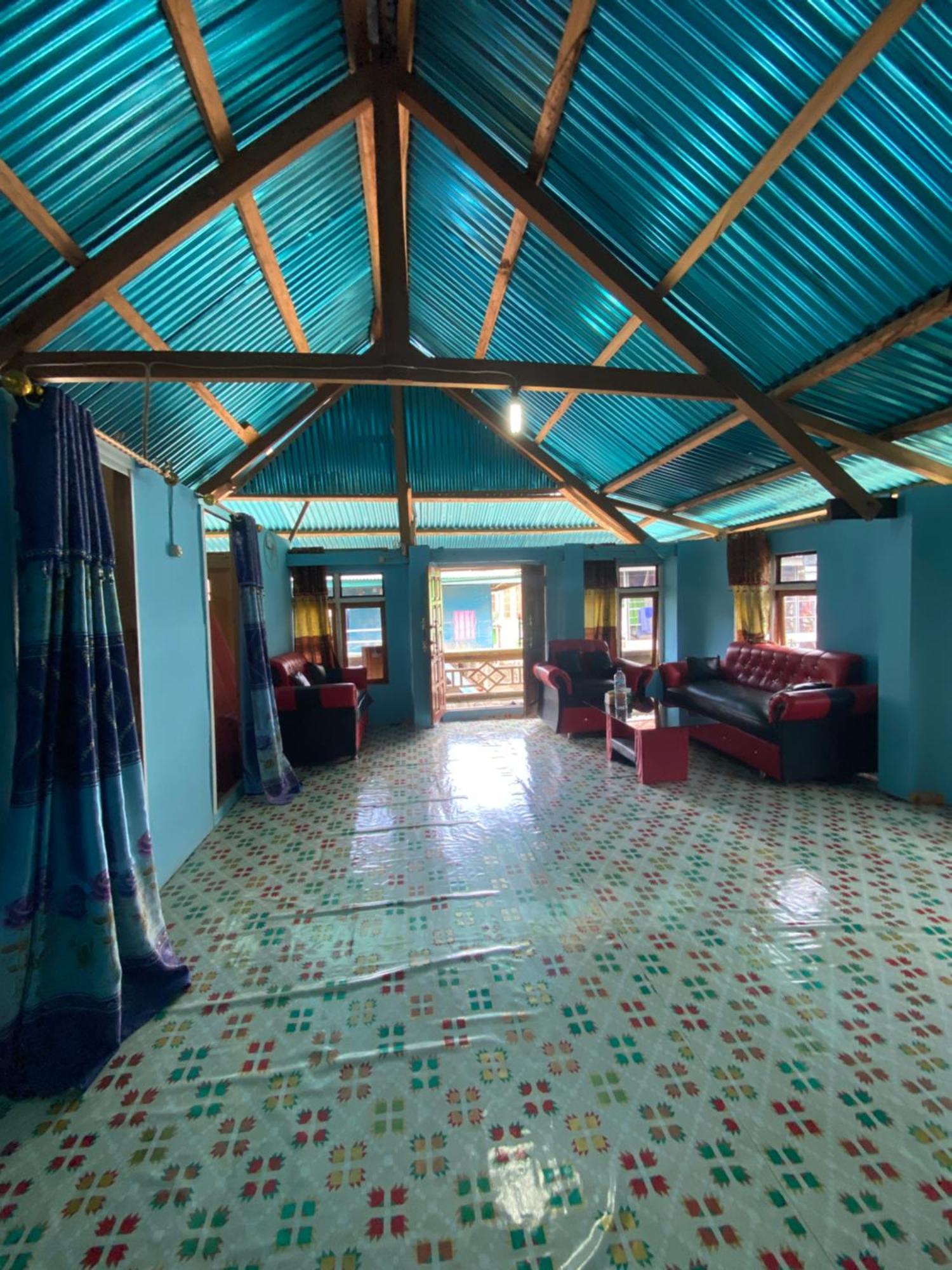 Dua Putri Komodo Homestay Eksteriør billede
